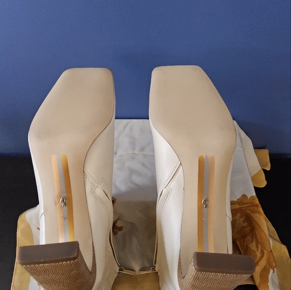 Sam Edelman Anika Modern Ivory Boots with Snake Skin Detail(B6) - Picture 5 of 10